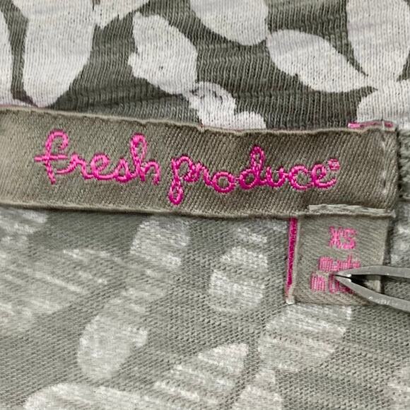 NWOT FRESH PRODUCE Top XS Coral Clusters Catalina Tee in Cluster Gray MSRP $59 - Picture 4 of 8